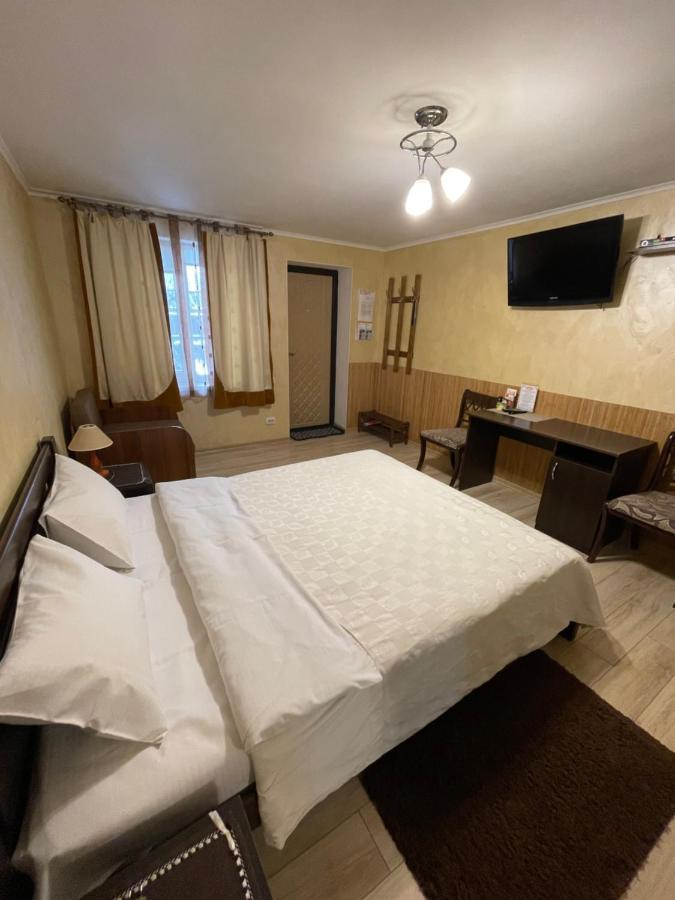 Guest House Sunrise Kamianets-Podilskyi Luaran gambar