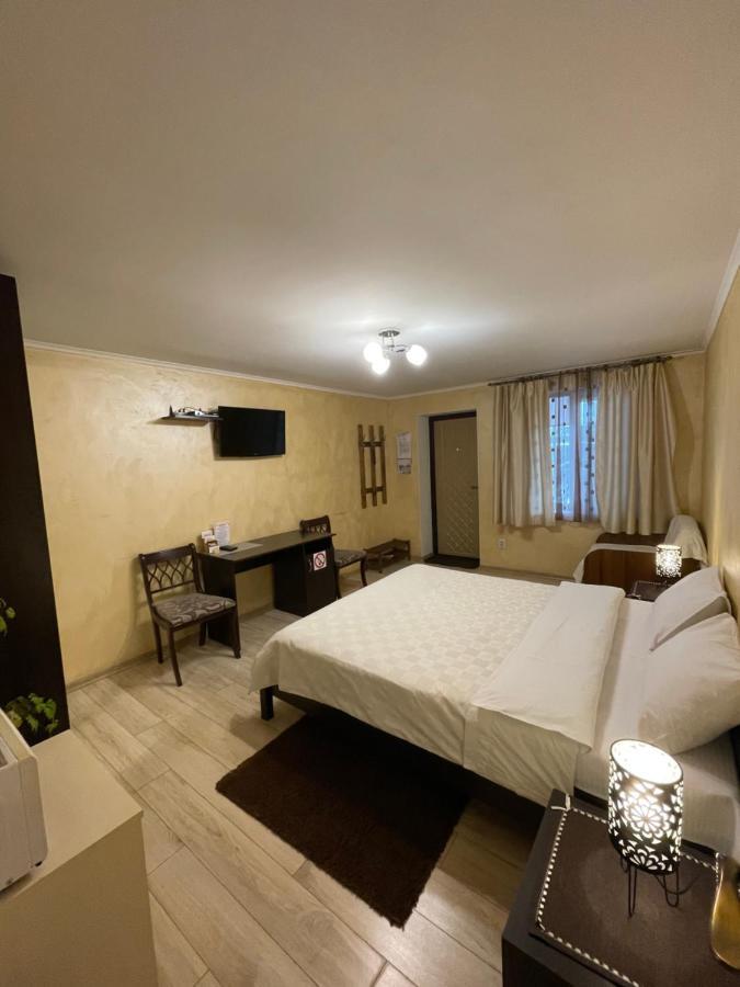 Guest House Sunrise Kamianets-Podilskyi Luaran gambar